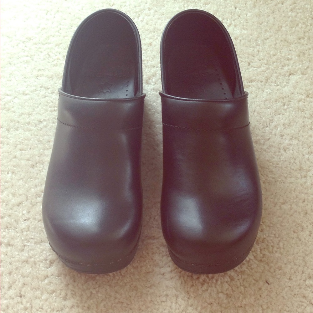 Dansko clogs size 40 narrow